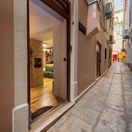 Freja- Luxury Old Town Center Appartement *