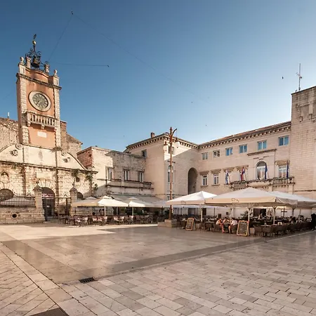 Freja- Luxury Old Town Center